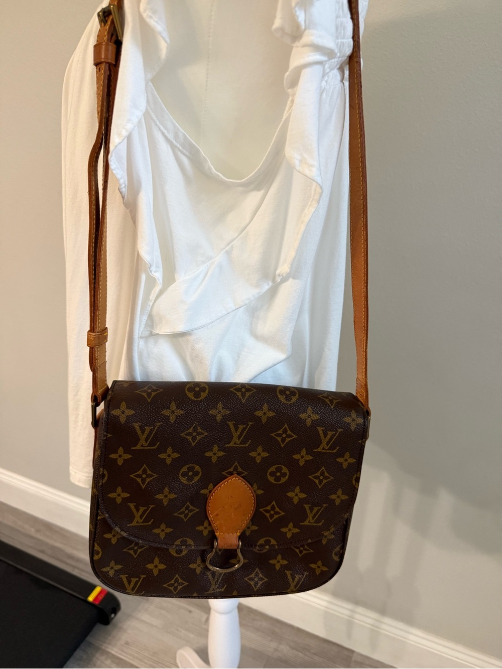 Louis Vuitton Brown Monogram Saint Cloud Crossbody - Picture 9 of 15